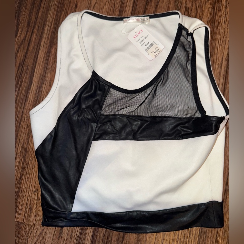 A'gaci Black and White Top